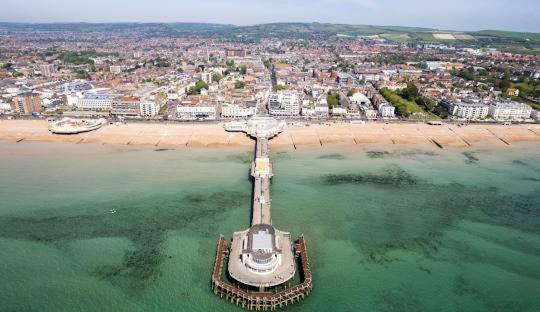 Ferienwohnung Gorgeous Central Studio With Balcony, 2 Mins To Beach And Pier Worthing Exterior foto